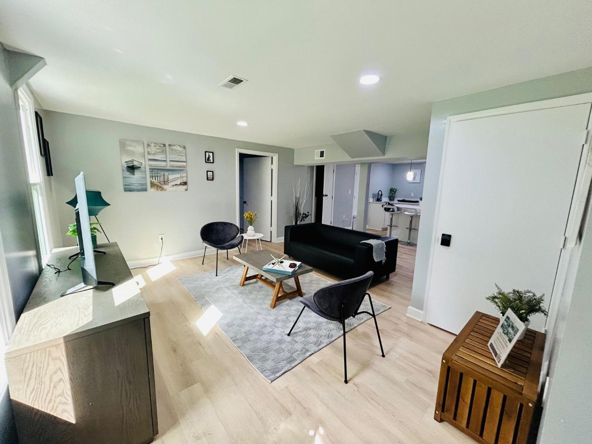 Comfy Lower Lvl Apt With Jetted Tub Near Uptown And Unc Charlotte Eksteriør billede